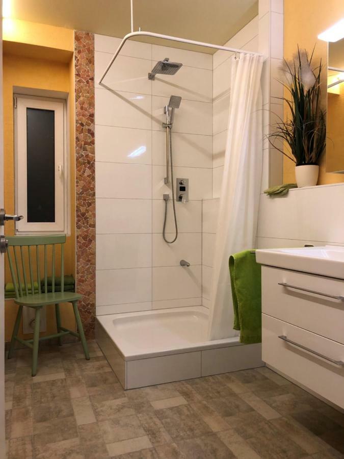 Calm Spacy Room, Own Modern Bath, Near Center, To 1 Person Or A Couple - Not Suitable For Craftsmen, Not Accepted - Privatly Rented ニュルンベルク エクステリア 写真